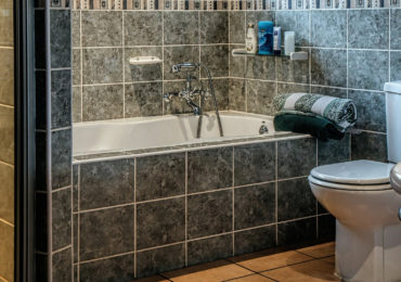 How to Clean Toilets
